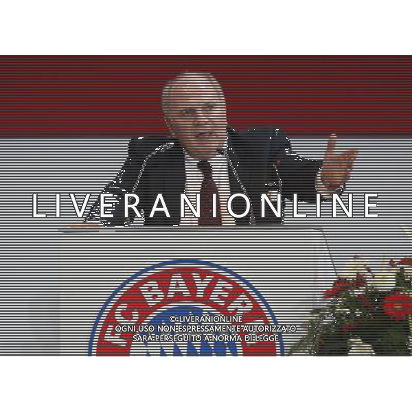 firo Fu§ball,Fussball, 18.11.2011 1. Bundesliga Saison 2011/2012 FC Bayern MŸnchen, Muenchen e.V., JHV, Verein, Jahreshauptversammlung fŸr die Mitglieder des FCB, halbe Figur, Gestik, Uli Hoeness, Hoene§, PrŠsident, Bayern MŸnchen $worldrightsEs gelten unsere AGB, einsehbar auf www.firosportphoto.de copyright by firo sportphoto: Coesfelder Stra§e 207 48249 D † L M E N (Duelmen) www.firosportphoto.de mail@firosportphoto.de (V o l k s b a n k B o c h u m - W i t t e n ) BLZ.: 430 601 29 AG ALDO LIVERANI S A S ONLY ITALY