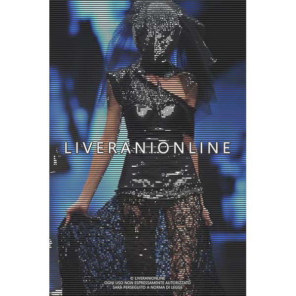 (111121) -- TEL AVIV, Nov. 21, 2011 () -- A model presents a creation of the brand Sugar Daddy during Tel Aviv Fashion Week in Tel Aviv, Israel, on Nov. 21, 2011.(/Yin Dongxun)(wn) - Xinhua/Photoshot - AG. ALDO LIVERANI SAS ITALY ONLY ISRAELE - SETTIMANA DELLA MODA A TEL AVIV.