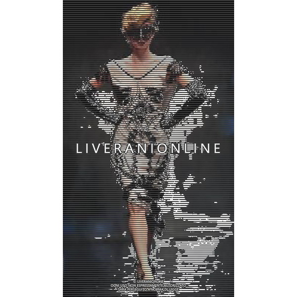 (111121) -- TEL AVIV, Nov. 21, 2011 () -- A model presents a creation of the brand Sugar Daddy during the first show of Tel Aviv Fashion Week in Tel Aviv, Israel, on Nov.21, 2011.(/Yin Dongxun)(wn) - Xinhua/Photoshot - AG. ALDO LIVERANI SAS ITALY ONLY ISRAELE - SETTIMANA DELLA MODA A TEL AVIV.