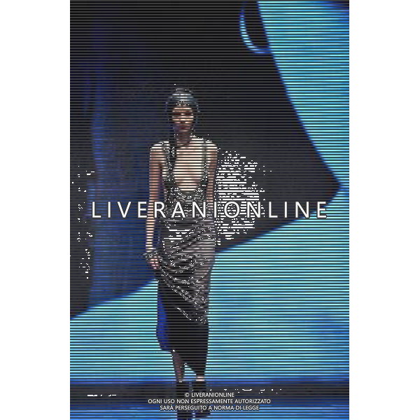 (111121) -- TEL AVIV, Nov. 21, 2011 () -- A model presents a creation of the brand Sugar Daddy during the first show of Tel Aviv Fashion Week in Tel Aviv, Israel, on Nov.21, 2011.(/Yin Dongxun)(wn) - Xinhua/Photoshot - AG. ALDO LIVERANI SAS ITALY ONLY ISRAELE - SETTIMANA DELLA MODA A TEL AVIV.