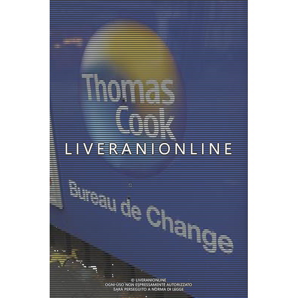 Thomas Cook sull\'orlo del default, titolo perde quasi il 75% in Borsa. Crolla di circa il 75% il titolo legato al tour operator britannico Thomas Cook. Il gruppo quotato a Londra, che dall\'inizio dell\'anno ha perso oltre l\'80% del valore, sta cercando nuovi capitali per sostenere un notevole rallentamento nel volume degli affari che ha fatto lievitare i debiti portando sull\'orlo del default la societa © David Wimsett - Photoshot - Ag. Aldo Liverani sas ITALY ONLY