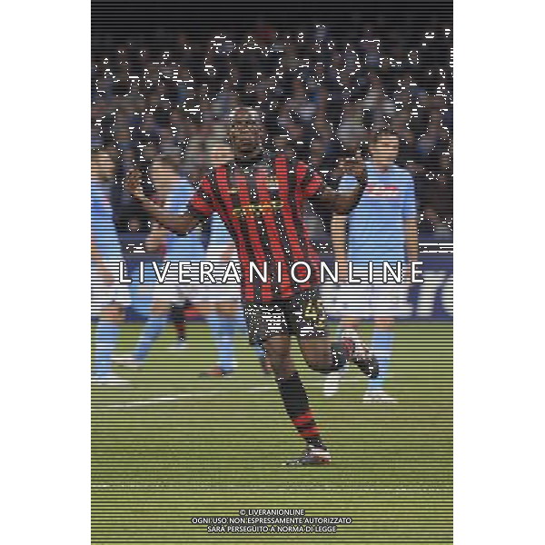 Napoli - 22/11/2011 - Stadio San Paolo - Uefa Champions League 2011/2012 - Fase a gironi (Gruppo A) - Napoli vs Manchester City - nella foto: esultanza dopo il gol di mario balotelli å© Fabrizio Corradetti - Ag. Aldo Liverani sas