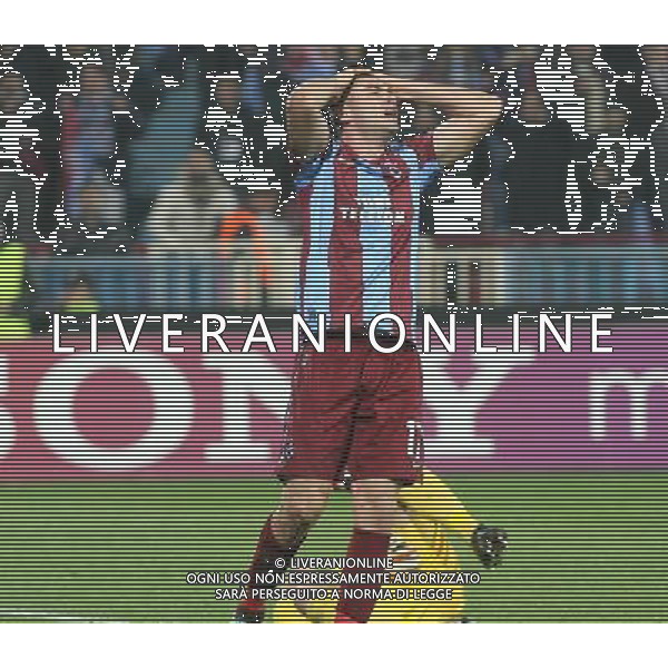 UEFA Champions League Group B soccer match between Trabzonspor and Inter Milan at Avni Aker stadium in Trabzon, Turkey, 22.11.2011. Pictured: Burak Yilmaz of Trabzonspor. PILKA NOZNA LIGA MISTRZOW SEZON 2011/2012 TRABZONSPORT - INTER MEDIOLAN FOT.SESKIMPHOTO/NEWSPIX.PL TURKEY, GERMANY, AUSTRIA AND UK OUT !!! --- Newspix.pl /Agenzia Aldo Liverani Sas - ITALY ONLY - EDITORIAL USE ONLY *** Local Caption *** www.newspix.pl mail us: info@newspix.pl call us: 0048 022 23 22 222 --- Polish Picture Agency by Ringier Axel Springer Poland