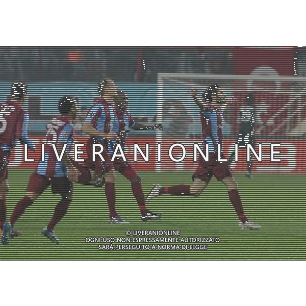 UEFA Champions League Group B soccer match between Trabzonspor and Inter Milan at Avni Aker stadium in Trabzon, Turkey, 22.11.2011. Pictured: Didier Zokora, Arkadiusz Glowacki and Halil Altintop of Trabzonspor. PILKA NOZNA LIGA MISTRZOW SEZON 2011/2012 TRABZONSPORT - INTER MEDIOLAN FOT.SESKIMPHOTO/NEWSPIX.PL TURKEY, GERMANY, AUSTRIA AND UK OUT !!! --- Newspix.pl /Agenzia Aldo Liverani Sas - ITALY ONLY - EDITORIAL USE ONLY *** Local Caption *** www.newspix.pl mail us: info@newspix.pl call us: 0048 022 23 22 222 --- Polish Picture Agency by Ringier Axel Springer Poland