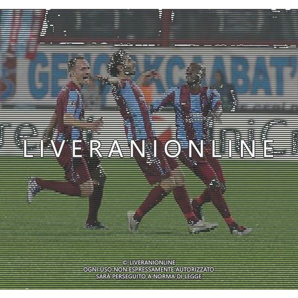 UEFA Champions League Group B soccer match between Trabzonspor and Inter Milan at Avni Aker stadium in Trabzon, Turkey, 22.11.2011. Pictured: Didier Zokora, Arkadiusz Glowacki and Halil Altintop of Trabzonspor. PILKA NOZNA LIGA MISTRZOW SEZON 2011/2012 TRABZONSPORT - INTER MEDIOLAN FOT.SESKIMPHOTO/NEWSPIX.PL TURKEY, GERMANY, AUSTRIA AND UK OUT !!! --- Newspix.pl /Agenzia Aldo Liverani Sas - ITALY ONLY - EDITORIAL USE ONLY *** Local Caption *** www.newspix.pl mail us: info@newspix.pl call us: 0048 022 23 22 222 --- Polish Picture Agency by Ringier Axel Springer Poland