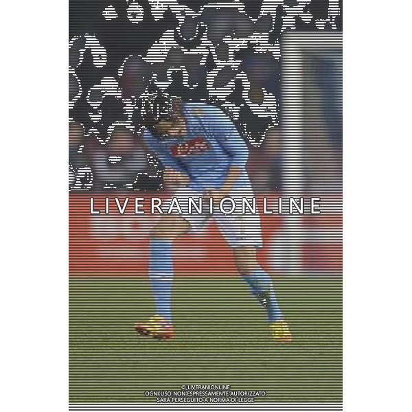 Napoli - 22/11/2011 - Stadio San Paolo - Uefa Champions League 2011/2012 - Fase a gironi (Gruppo A) - Napoli vs Manchester City - nella foto: l\'esultanza di edinson cavani dopo il gol del 2 a 1 å© Fabrizio Corradetti - Ag. Aldo Liverani sas