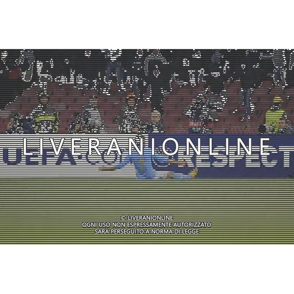 Napoli - 22/11/2011 - Stadio San Paolo - Uefa Champions League 2011/2012 - Fase a gironi (Gruppo A) - Napoli vs Manchester City - nella foto: l\'esultanza di edinson cavani dopo il gol del 2 a 1 å© Fabrizio Corradetti - Ag. Aldo Liverani sas