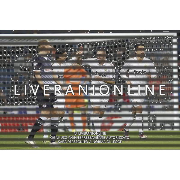Real Madrid\'s Karim Benzema scores goal during Champions League match on november 22nd, 2011 Photo: Cid-Fuentes / Cebolla / ALFAQUI /AG ALDO LIVERANI REAL MADRID DINAMO ZAGABRIA CHAMPIONS LEAGUE - ITALY ONLY -