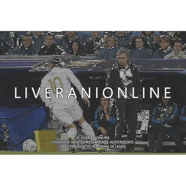 Real Madrid\'s Mesut Ozil and Jose Mourinho during Champions League match on november 22nd, 2011 Photo: Cid-Fuentes / Cebolla / ALFAQUI /AG ALDO LIVERANI REAL MADRID DINAMO ZAGABRIA CHAMPIONS LEAGUE - ITALY ONLY -