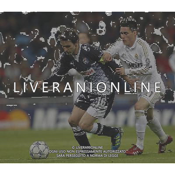 Real Madrid\'s Javier Callejon and Dinamo de Zagreb\'s Milan Badelj during Champions League match on november 22nd, 2011 Photo: Cid-Fuentes / Cebolla / ALFAQUI /AG ALDO LIVERANI REAL MADRID DINAMO ZAGABRIA CHAMPIONS LEAGUE - ITALY ONLY -
