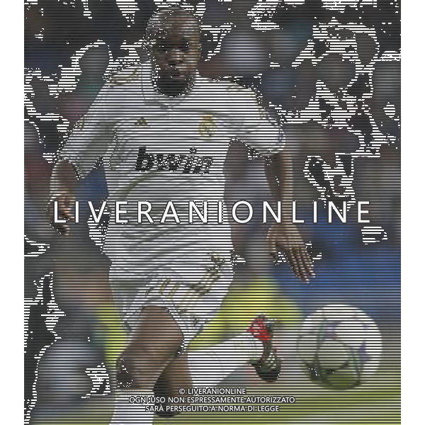 Real Madrid\'s Lassana Diarra during Champions League match on november 22nd, 2011 Photo: Cid-Fuentes / Cebolla / ALFAQUI /AG ALDO LIVERANI REAL MADRID DINAMO ZAGABRIA CHAMPIONS LEAGUE - ITALY ONLY -