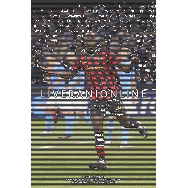 Napoli - 22/11/2011 - Stadio San Paolo - Uefa Champions League 2011/2012 - Fase a gironi (Gruppo A) - Napoli vs Manchester City - nella foto: Mario Balotelli esulta dopo il gol å© Fabrizio Corradetti - Ag. Aldo Liverani sas