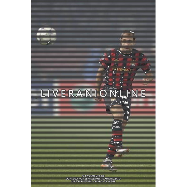 Napoli - 22/11/2011 - Stadio San Paolo - Uefa Champions League 2011/2012 - Fase a gironi (Gruppo A) - Napoli vs Manchester City - nella foto: Pablo Zabaleta å© Fabrizio Corradetti - Ag. Aldo Liverani sas