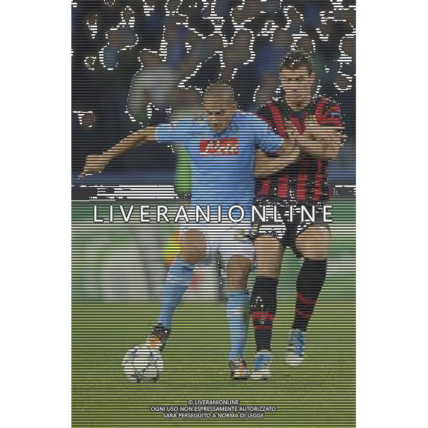 Napoli - 22/11/2011 - Stadio San Paolo - Uefa Champions League 2011/2012 - Fase a gironi (Gruppo A) - Napoli vs Manchester City - nella foto: Gokhan Inler e Edin Dzeko å© Fabrizio Corradetti - Ag. Aldo Liverani sas