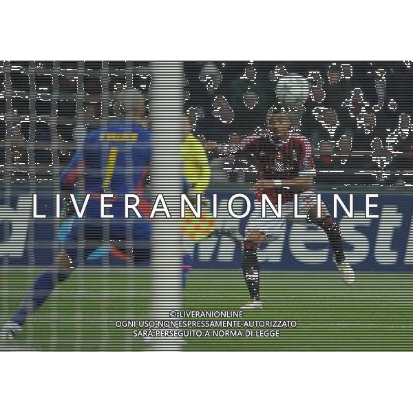 UEFA Champions League 2011/2012 Gruppo H Milano - 23.11.2011 Milan-Barcellona Nella Foto:occasione boateng parata da valdes /Ph.Vitez-Ag. Aldo Liverani