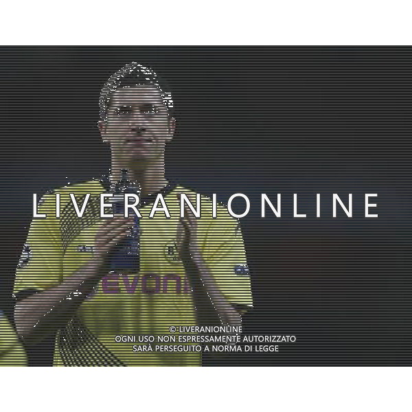 Dejected Borussia Dortmund\'s Robert Lewandowski Football - UEFA Champions League - Group F - Arsenal London v Borussia Dortmund - Wed 23 Nov 2011 - Emirates Stadium - London - UK Foto: Michal Zemanek / Newspix.pl --- Newspix.pl AG ALDO LIVERANI S A S ONLY ITALY *** Local Caption *** www.newspix.pl mail us: info@newspix.pl call us: 0048 022 23 22 222 --- Polish Picture Agency by Ringier Axel Springer Poland