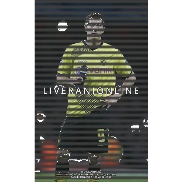 Borussia Dortmund\'s Robert Lewandowski Football - UEFA Champions League - Group F - Arsenal London v Borussia Dortmund - Wed 23 Nov 2011 - Emirates Stadium - London - UK Foto: Michal Zemanek / Newspix.pl --- Newspix.pl AG ALDO LIVERANI S A S ONLY ITALY *** Local Caption *** www.newspix.pl mail us: info@newspix.pl call us: 0048 022 23 22 222 --- Polish Picture Agency by Ringier Axel Springer Poland