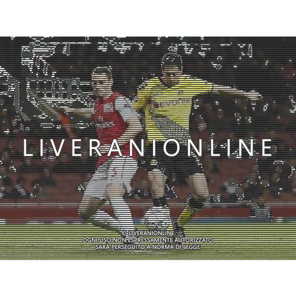 Borussia Dortmund\'s Robert Lewandowski battles with Arsenal\'s Thomas Vermaelen (po tej akcji Roberta Borussia zdobyla gola) Football - UEFA Champions League - Group F - Arsenal London v Borussia Dortmund - Wed 23 Nov 2011 - Emirates Stadium - London - UK Foto: Michal Zemanek / Newspix.pl --- Newspix.pl AG ALDO LIVERANI S A S ONLY ITALY *** Local Caption *** www.newspix.pl mail us: info@newspix.pl call us: 0048 022 23 22 222 --- Polish Picture Agency by Ringier Axel Springer Poland