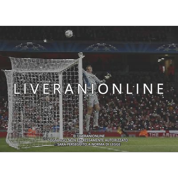 Arsenal\'s Wojciech Szczesny in action during todays match Football - UEFA Champions League - Group F - Arsenal London v Borussia Dortmund - Wed 23 Nov 2011 - Emirates Stadium - London - UK Foto: Michal Zemanek / Newspix.pl --- Newspix.pl AG ALDO LIVERANI S A S ONLY ITALY *** Local Caption *** www.newspix.pl mail us: info@newspix.pl call us: 0048 022 23 22 222 --- Polish Picture Agency by Ringier Axel Springer Poland