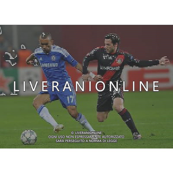 (111124) -- LEVERKUSEN, Nov. 24, 2011 () -- Gonzalo Castro (R) of Bayer 04 Leverkusen vies with Jose Bosingwa of Chelsea FC during the UEFA Champions League Group E match at Bay Arena in Leverkusen, Germany, Nov. 23, 2011. Bayer 04 Leverkusen won the match 2-1. (/Ma Ning) AG ALDO LIVERANI S A S ONLY ITALY