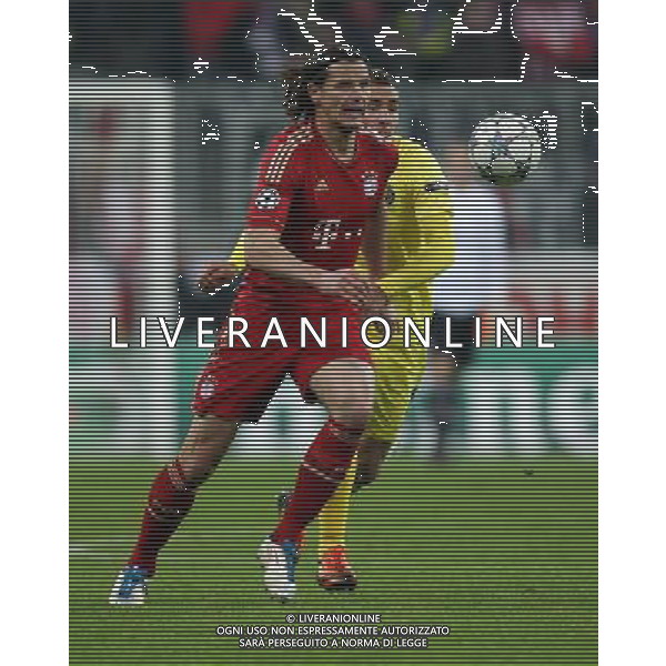 firo Fu§ball,Fussball, 22.11.2011 Champions League Saison 2011/2012 CL Vorrunde 5.Spieltag, Uefa Champions League, FC Bayern MŸnchen, Muenchen, FCB, CVF, Villarreal CF, 3 : 1, Zweikampf, Daniel van Buyten, Bayern, vorne, $worldrightsEs gelten unsere AGB, einsehbar auf www.firosportphoto.de copyright by firo sportphoto: Coesfelder Stra§e 207 48249 D † L M E N (Duelmen) www.firosportphoto.de mail@firosportphoto.de (V o l k s b a n k B o c h u m - W i t t e n ) BLZ.: 430 601 29 bayern monaco villareal/Agenzia Aldo Liverani Sas - ITALY ONLY *** Local Caption *** .