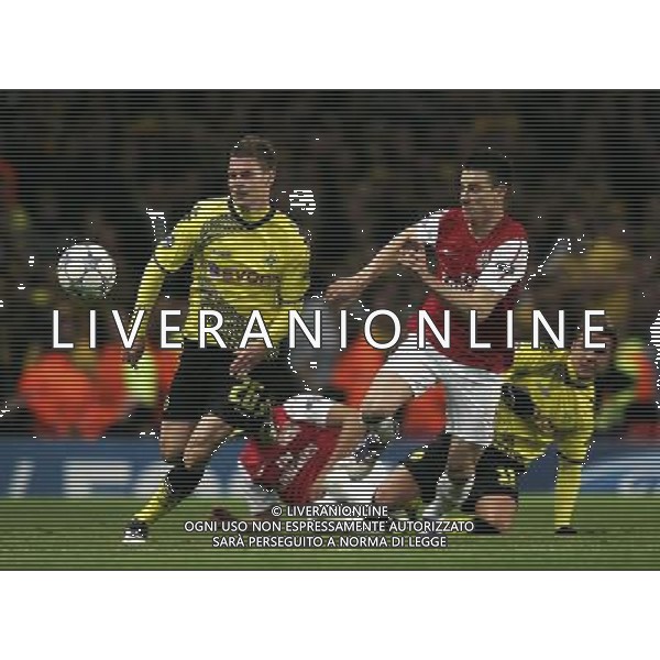 Borussia Dortmund\'s Lukasz Piszczek and Arsenal\'s Laurent Koscielny chase the ball Football - UEFA Champions League - Group F - Arsenal London v Borussia Dortmund - Wed 23 Nov 2011 - Emirates Stadium - London - UK Foto: Michal Zemanek / Newspix.pl LIGA MISTRZOW SEZON 2011/2012 PILKA NOZNA ARSENAL LONDYN vs BORUSSIA DORTMUND --- Newspix.pl - AG. ALDO LIVERANI SAS ITALY ONLY