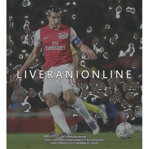 Arsenal\'s Robin van Persie Football - UEFA Champions League - Group F - Arsenal London v Borussia Dortmund - Wed 23 Nov 2011 - Emirates Stadium - London - UK Foto: Michal Zemanek / Newspix.pl LIGA MISTRZOW SEZON 2011/2012 PILKA NOZNA ARSENAL LONDYN vs BORUSSIA DORTMUND --- Newspix.pl - AG. ALDO LIVERANI SAS ITALY ONLY