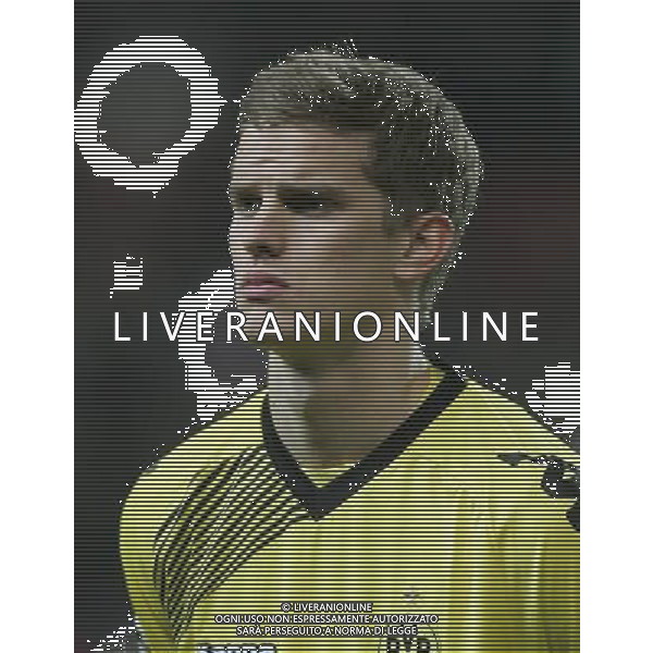  Borussia Dortmund\'s Sven Bender Football - UEFA Champions League - Group F - Arsenal London v Borussia Dortmund - Wed 23 Nov 2011 - Emirates Stadium - London - UK Foto: Michal Zemanek / Newspix.pl LIGA MISTRZOW SEZON 2011/2012 PILKA NOZNA ARSENAL LONDYN vs BORUSSIA DORTMUND --- Newspix.pl - AG. ALDO LIVERANI SAS ITALY ONLY