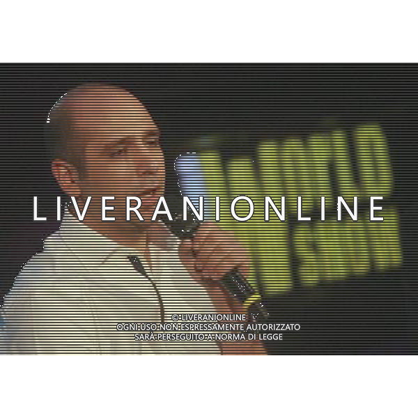 MILANO - 29/11/2011 CANALE 5 PRESENTA IL NUOVO SHOW DI CHECCO ZALONE \' RESTO UMILE WORLD SHOW\' NELLA FOTO CHECCO ZALONE PH.FIOCHI/ALDO LIVERANI