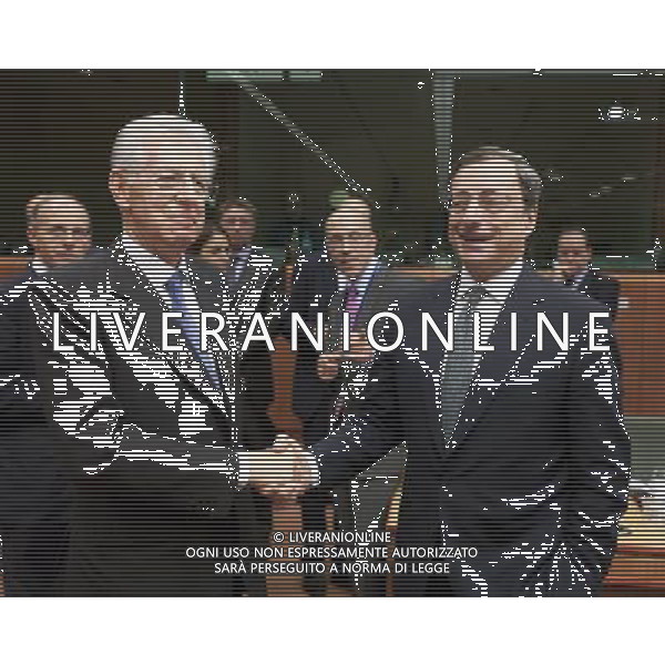 (111129) -- BRUSSELS, Nov. 29, 2011 () -- Italian Prime Minister and Finance Minister Mario Monti (front, L) shakes hands with President of European Central Bank Mario Draghi(front, R) during a eurozone finance ministers meeting at the EU headquarters in Brussels, capital of Belgium, Nov. 29, 2011. (/Thierry Monasse) - Xinhua/Photoshot - Ag. Aldo Liverani sas ITALY ONLY BRUXELLES - MEETING DEI MINISTRI DELLA FINANZA DELL\'EUROZONE