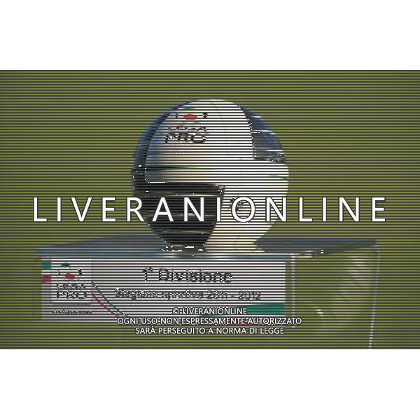 Campionato Lega PRO 1Á Divisione girone A - 14Á Giornata Monza 27-11-2011 Tritium - Taranto nella foto: il pallone per le gare della Lega PRO foto Roberto Garavaglia - ag. Aldo Liverani sas