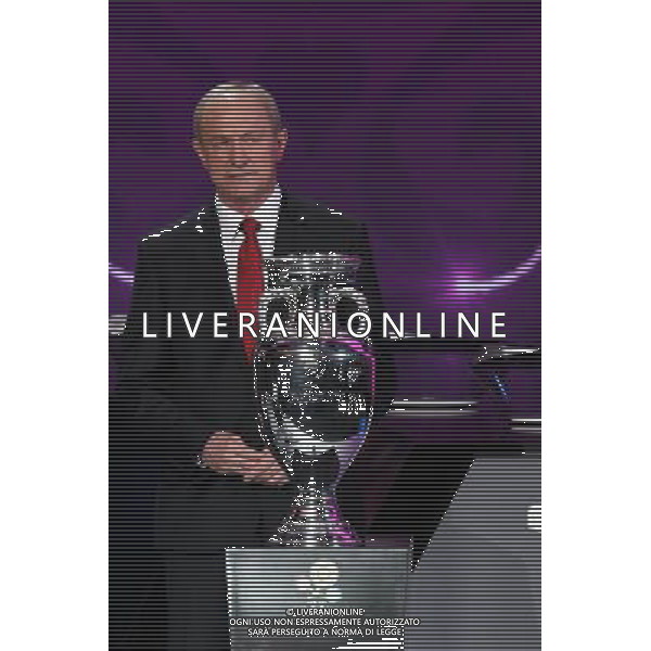02.12.2011 KIJOW, UKRAINA, (KYIEV), PALAC UKRAINA (UKRAINA PALACE) UEFA EURO 2012 LOSOWANIE GRUP MISTRZOSTW EUROPY EURO 2012 (UKRAINA PALACE FINAL GROUP DRAW EURO 2012) NZ FRANCISZEK SMUDA - TRENER, HEAD COACH FOTO LUKASZ GROCHALA/CYFRASPORT/NEWSPIX.PL --- Newspix.pl AG ALDO LIVERANI S A S ONLY ITALY *** Local Caption *** www.newspix.pl mail us: info@newspix.pl call us: 0048 022 23 22 222 --- Polish Picture Agency by Ringier Axel Springer Poland