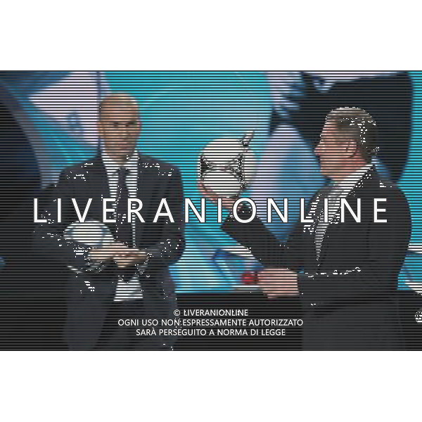 02.12.2011 KIJOW, UKRAINA, (KYIEV), PALAC UKRAINA (UKRAINA PALACE) UEFA EURO 2012 LOSOWANIE GRUP MISTRZOSTW EUROPY EURO 2012 (UKRAINA PALACE FINAL GROUP DRAW EURO 2012) NZ ZINEDINE ZIDANE (L), SERGIEJ BUBKA - NOWA PILKA TANGO 12 (WITH THE NEW BALL) FOTO LUKASZ GROCHALA/CYFRASPORT/NEWSPIX.PL --- Newspix.pl AG ALDO LIVERANI S A S ONLY ITALY *** Local Caption *** www.newspix.pl mail us: info@newspix.pl call us: 0048 022 23 22 222 --- Polish Picture Agency by Ringier Axel Springer Poland
