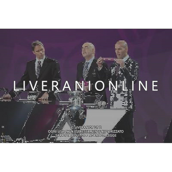 02.12.2011 KIJOW, UKRAINA, (KYIEV), PALAC UKRAINA (UKRAINA PALACE) UEFA EURO 2012 LOSOWANIE GRUP MISTRZOSTW EUROPY EURO 2012 (UKRAINA PALACE FINAL GROUP DRAW EURO 2012) NZ MARCO VAN BASTEN, GIANNI INFRANTINNO, ZINEDINE ZIDANE (P) - LOSUJE GRECJE DO POLSKIEJ GRUPY FOTO LUKASZ GROCHALA/CYFRASPORT/NEWSPIX.PL --- Newspix.pl AG ALDO LIVERANI S A S ONLY ITALY *** Local Caption *** www.newspix.pl mail us: info@newspix.pl call us: 0048 022 23 22 222 --- Polish Picture Agency by Ringier Axel Springer Poland