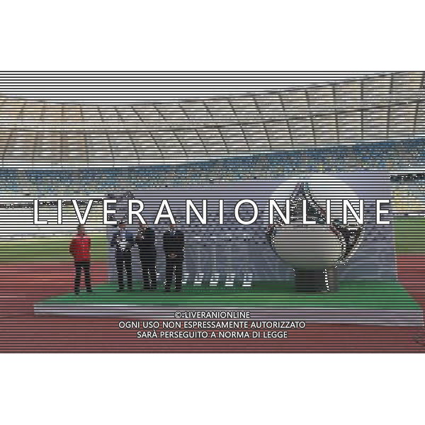 02.12.2011 KIJOW, UKRAINA, (KYIEV), STASION OLIMPISKI (OLYMPIC TADIUM KYIEV) UEFA EURO 2012 PREZENTACJA NOWEJ PILKI ADIDASA. OFICJALNEJ PILKIE EURO 2012 (UEFA EURO 2012 OFICAL BALL PRESENTATION) NZ RAFAL MURAWSKI, VICENTE DEL BOSQUE, ANNA MARIA VILLAR FOTO LUKASZ GROCHALA/CYFRASPORT/NEWSPIX.PL --- Newspix.pl AG ALDO LIVERANI S A S ONLY ITALY *** Local Caption *** www.newspix.pl mail us: info@newspix.pl call us: 0048 022 23 22 222 --- Polish Picture Agency by Ringier Axel Springer Poland