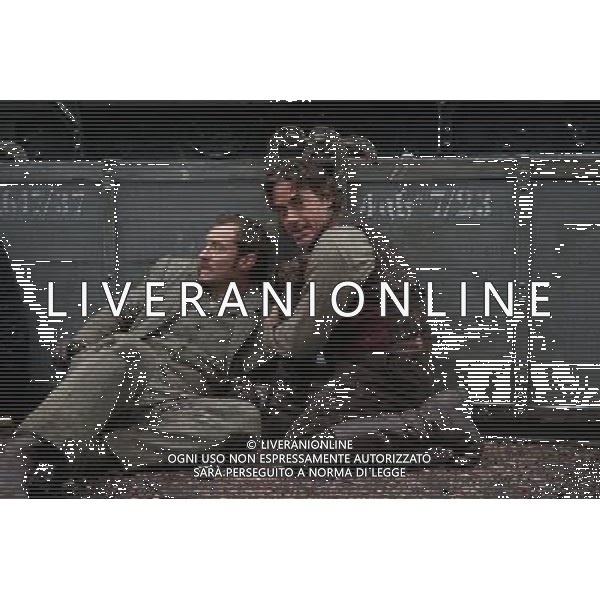 (L-r) JUDE LAW as Dr. James Watson and ROBERT DOWNEY JR. as Sherlock Holmes in Warner Bros. PicturesÕ and Village Roadshow PicturesÕ action adventure mystery ÒSHERLOCK HOLMES: A GAME OF SHADOWS,Ó a Warner Bros. Pictures release. ©photoshot/Agenzia Aldo Liverani Sas - ITALY ONLY - Una scena del film della Warner Bros \'SHERLOCK HOLMES: un gioco di ombre\'