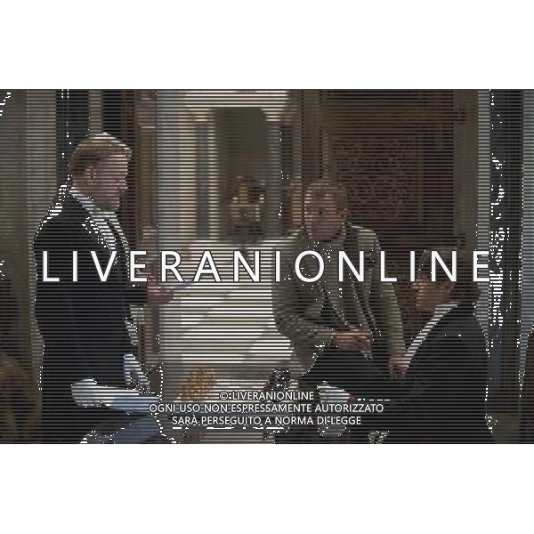 (L-r) JARED HARRIS, director GUY RITCHIE and ROBERT DOWNEY JR. on the set of Warner Bros. Pictures and Village Roadshow Pictures action adventure mystery SHERLOCK HOLMES: A GAME OF SHADOWS a Warner Bros. Pictures release. ©photoshot/Agenzia Aldo Liverani Sas - ITALY ONLY - Una scena del film della Warner Bros \'SHERLOCK HOLMES: un gioco di ombre\'