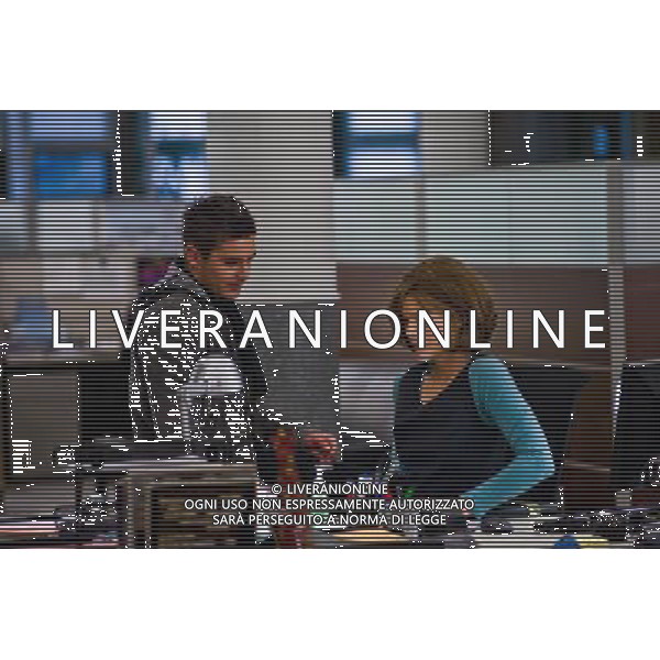 (L-r) ZAC EFRON as Paul and MICHELLE PFEIFFER as Ingrid in New Line Cinema\'s romantic comedy NEW YEAR\'S EVE a Warner Bros. Pictures release. ©photoshot/Agenzia Aldo Liverani Sas - ITALY ONLY - Scene del Film Cinema commedia romantica \'VIGILIA DI CAPODANNO\' distribuito della Warner Bros.