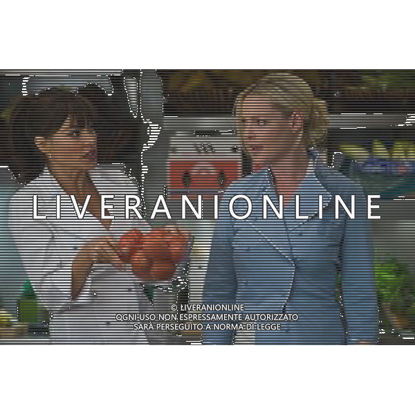 (L-r) SOFIA VERGARA as Ava and KATHERINE HEIGL as Laura in New Line Cinema\'s romantic comedy NEW YEAR\'S EVE a Warner Bros. Pictures release. ©photoshot/Agenzia Aldo Liverani Sas - ITALY ONLY - Scene del Film Cinema commedia romantica \'VIGILIA DI CAPODANNO\' distribuito della Warner Bros.