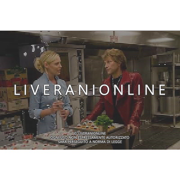 (L-r) KATHERINE HEIGL as Laura and JON BON JOVI as Jensen in New Line Cinema\'s romantic comedy NEW YEAR\'S EVE a Warner Bros. Pictures release. ©photoshot/Agenzia Aldo Liverani Sas - ITALY ONLY - Scene del Film Cinema commedia romantica \'VIGILIA DI CAPODANNO\' distribuito della Warner Bros.