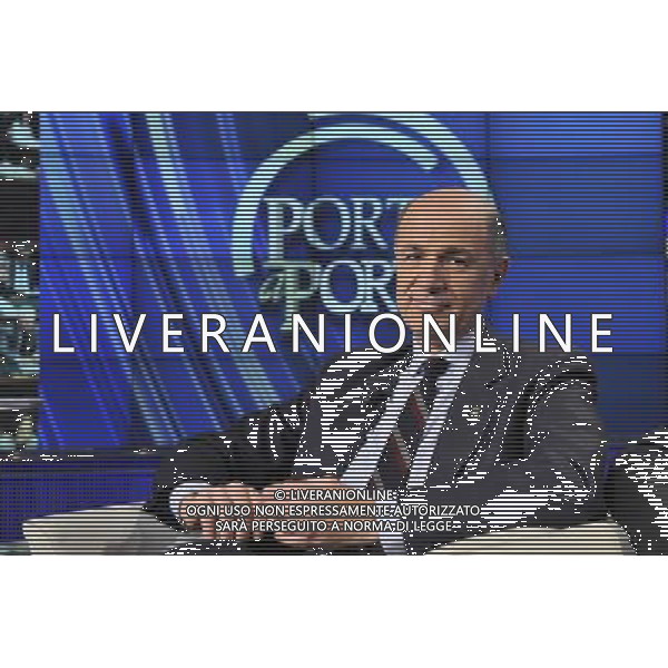 IL PRESIDENTE DEL CONSIGLIO MARIO MONTI OSPITE DELLA TRASMISSIONE TELEVISIVA \'PORTA A PORTA\' CONDOTTA DA BRUNO VESPA - ROMA 06/12/2011 NELLA FOTO CORRADO PASSERA ©CORRADETTI/AGENZIA ALDO LIVERANI SAS