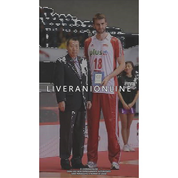 (111204) -- TOKYO, Dec. 4, 2011 () -- The Best Blocker, Marcin Mozdzonek (R) of Poland poses during the awarding ceremony at the FIVB Men\'s World Cup in Tokyo, Japan, Dec 4, 2011. (/Kenichiro Seki) (jyc) ©photoshot/Agenzia Aldo Liverani Sas - ITALY ONLY - Cerimonia di premiazione Pallavolo Coppa del Mondo maschile Volley FIVB di Tokyo, in Giappone , 4 Dicembre 2011.