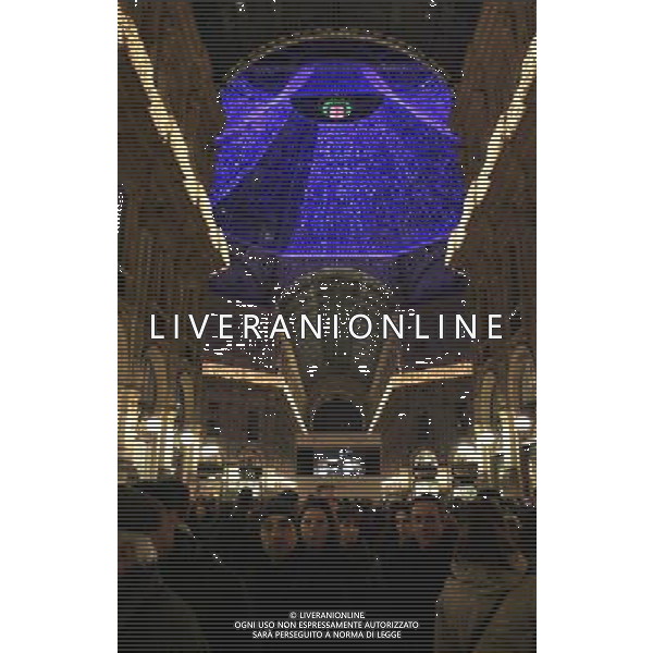 MILANO 7/12/2011 PRIMA DELLA SCALA NELLA FOTO IL MAXISCHERMO IN GALLERIA FOTO ROMANO/AG ALDO LIVERANI