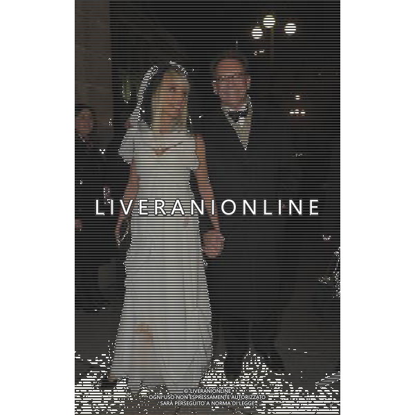 MILANO 7/12/2011 PRIMA DELLA SCALA NELLA FOTO ALESSANDRO CECCHI PAONE E SABRINA NEGRI FOTO ROMANO/AG ALDO LIVERANI