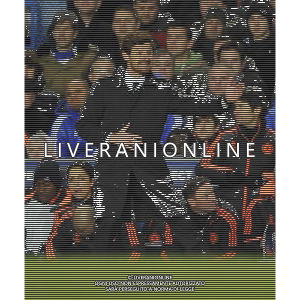 ©Sean Ryan å© IPS/å© Sean Ryan /IPS/MAXPPP - 06/12/2011 ; Chelsea, London ; UK - Chelsea manager Andre Villas-Boas with sub Mikel of Chelsea.Chelsea v Valencia, .Champions League,.Group E,.Stamford Bridge, London. UK. .6/12/11,.photo: Sean Ryan / IPS Photo Agency.. mobile: 07971 400 939.Address: Thatched Cottage,Wretham,.Thetford, Norfolk IP24 1RH Office tel: 01953 499 403.. ******************* UK OUT ******************* *** Local Caption *** .
