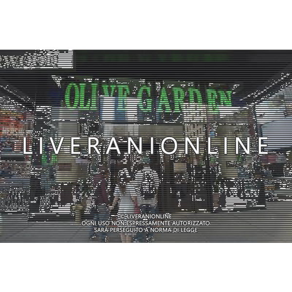 The Times Square location of the Olive Garden Restaurant chain on June 5, 2006. ©PHOTOSHOT/ALDO LIVERANI SAS