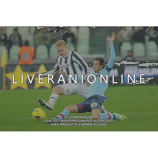 Coppa Italia TIM - Ottavi di finale Torino 8-12-2011 Juventus - Bologna nella foto: Sorensen e Acquafresca foto Roberto Garavaglia - ag. Aldo Liverani sas