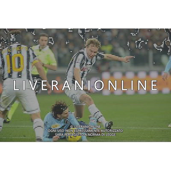 Coppa Italia TIM - Ottavi di finale Torino 8-12-2011 Juventus - Bologna nella foto: Krasic in azione foto Roberto Garavaglia - ag. Aldo Liverani sas
