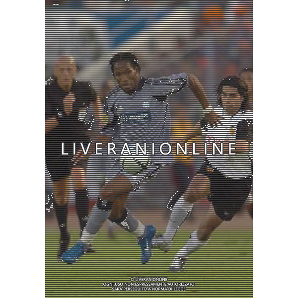 Goteborg (sve) 19-05-04 FINALE COPPA UEFA 2003/04 nella foto drogba e ayala ph marco luzzani/ag aldo liverani s.a.s.