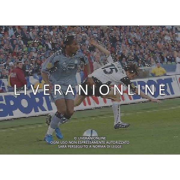 Goteborg (sve) 19-05-04 FINALE COPPA UEFA 2003/04 nella foto drogba e carboni ph marco luzzani/ag aldo liverani s.a.s.